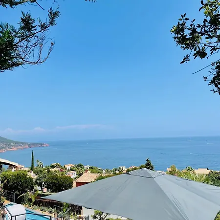 Superbe Vue Et Esterel, Neuve Pour 8-10 Personnes, Clim, Piscine Villa Saint-Raphael (Var)