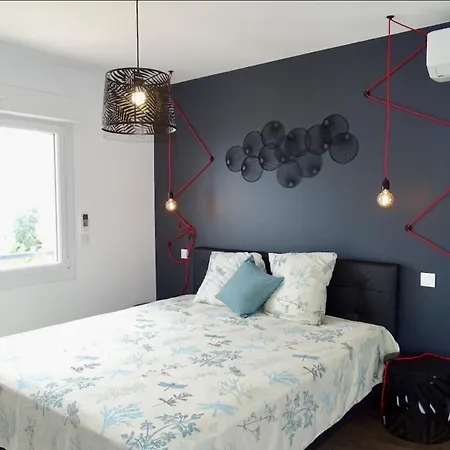Superbe Vue Et Estérel, Neuve Pour 8-10 Personnes, Clim, Piscine