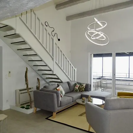 Superbe Vue Et Esterel, Neuve Pour 8-10 Personnes, Clim, Piscine Villa
