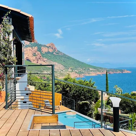 Superbe Vue Et Esterel, Neuve Pour 8-10 Personnes, Clim, Piscine